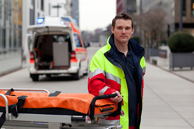 Krankentransport des DRK: Rettungsassistent